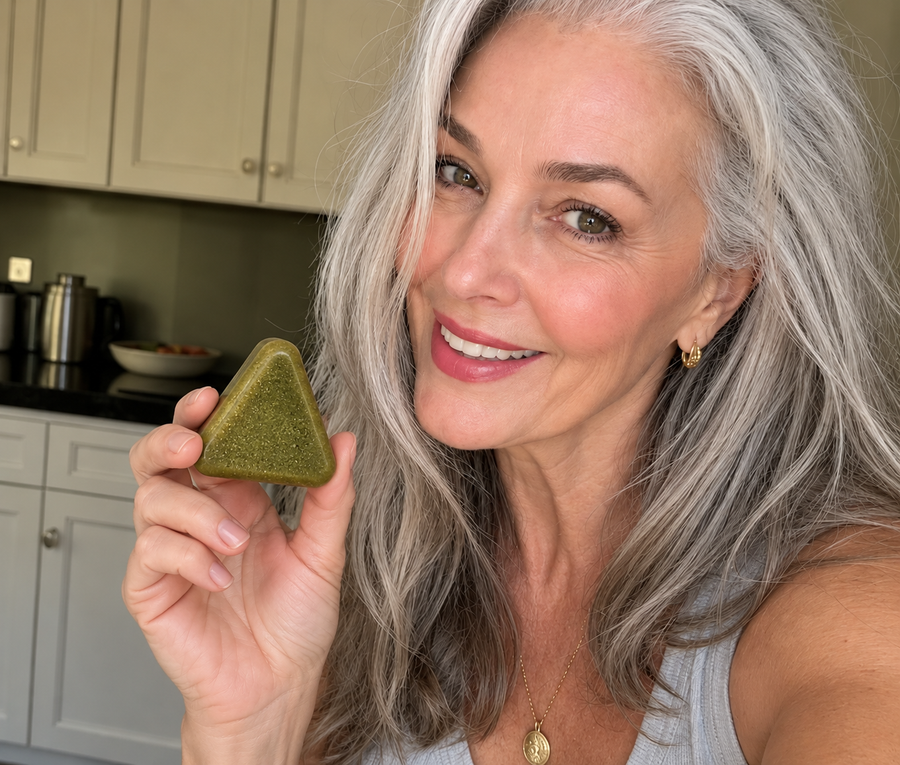 Mónica, 54